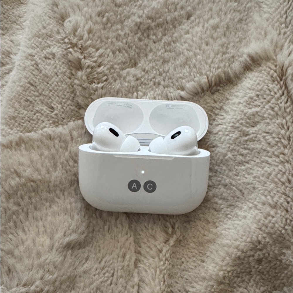 Apple AirPods Pro 2 - Picture 3 of 10